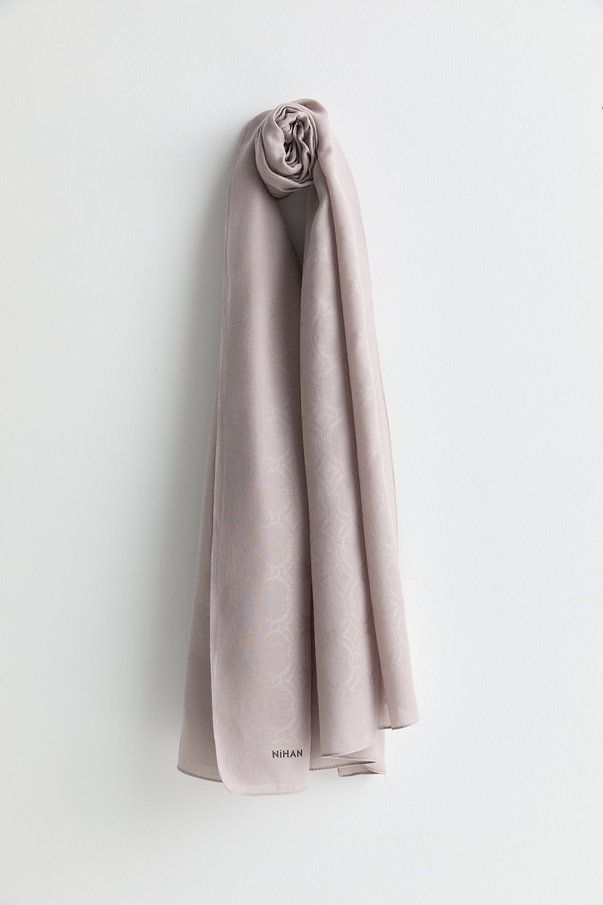 Nihan Pamuk-Modal Şal  Taş