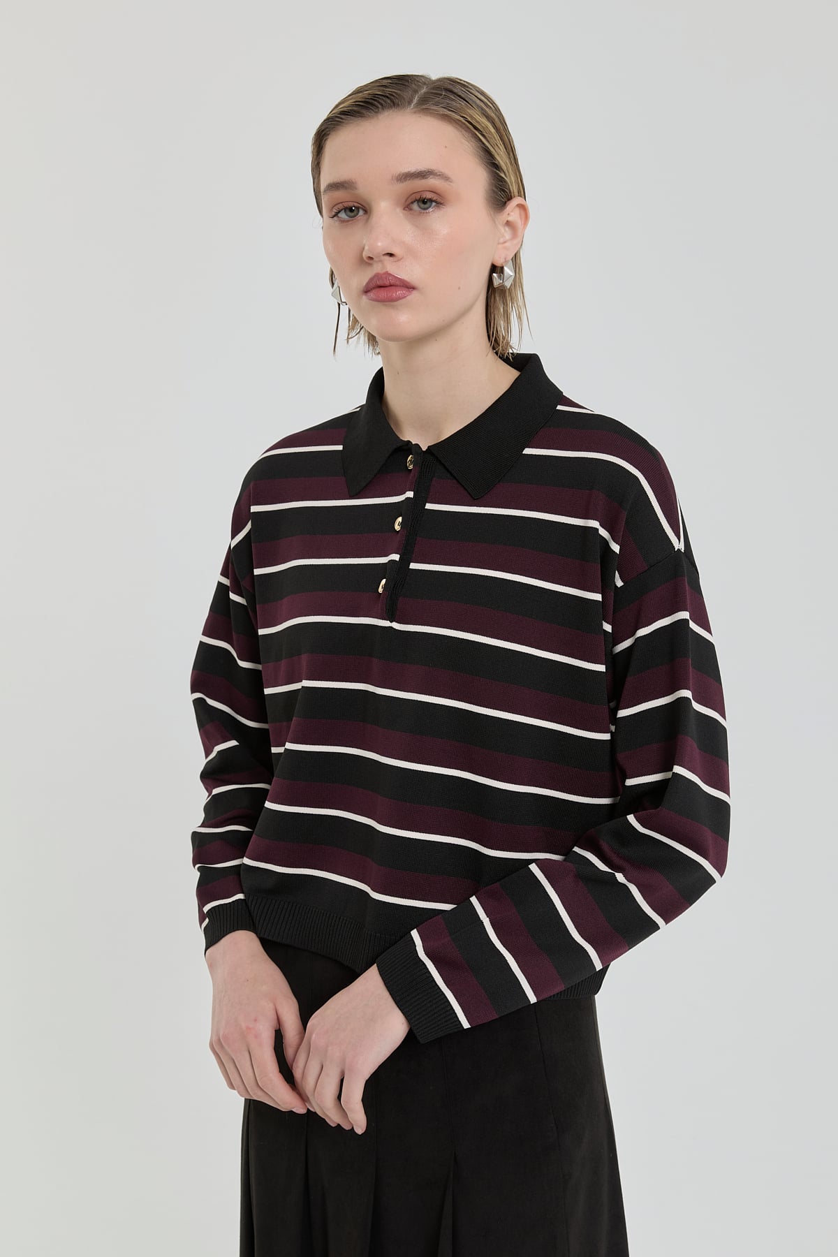 Nihan Polo Yaka Crop Kazak  Siyah