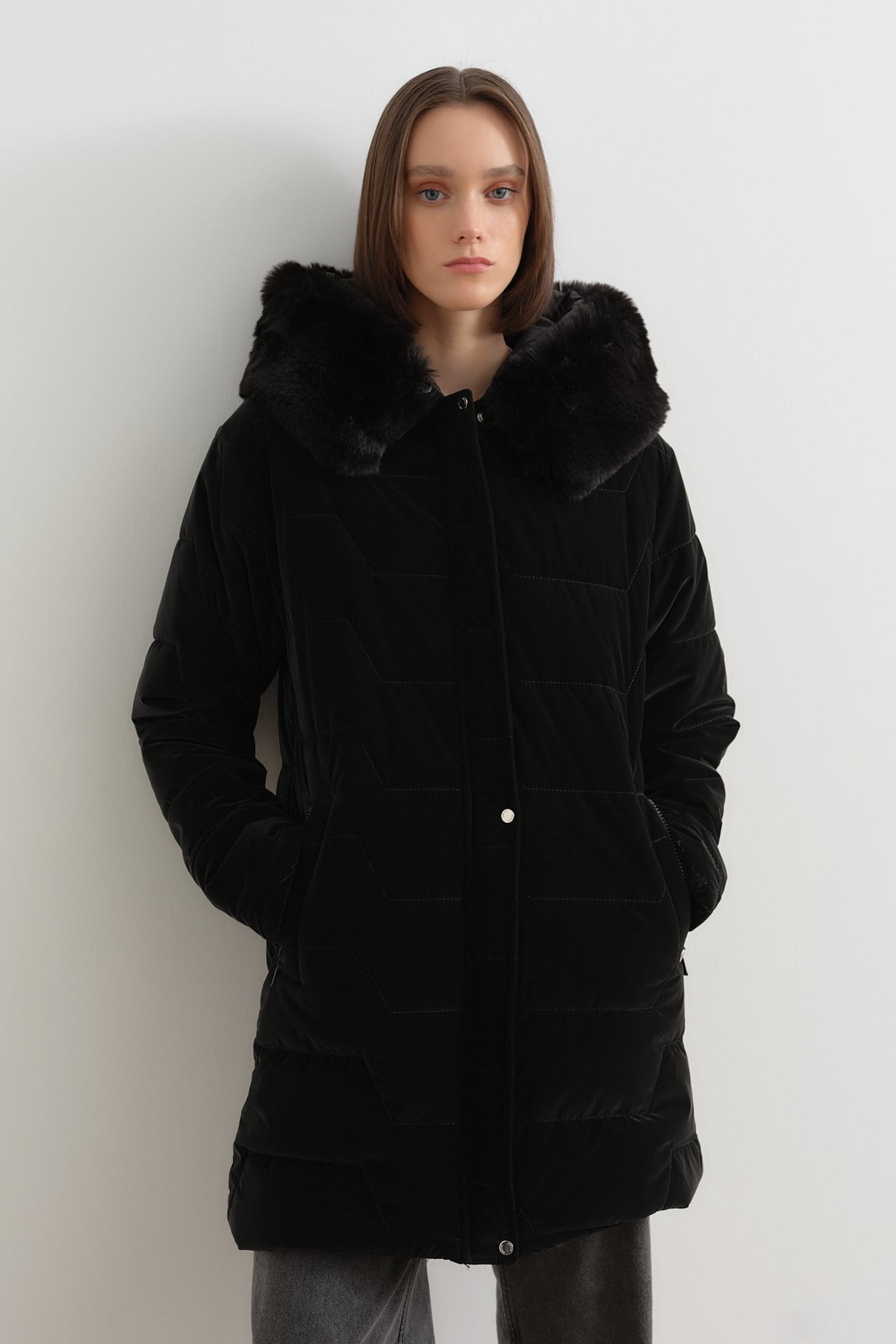NİHAN Kaban Kürk Kapşonlu Oversize Kapitone Kaban  Siyah_modest