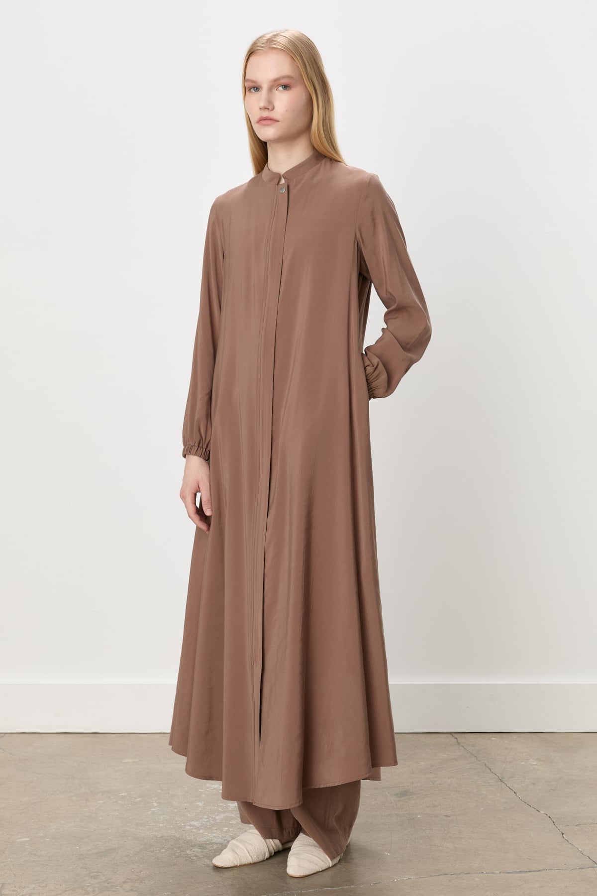 NİHAN Pardesü Nihan Kolları Lastikli Tencel Ferace  Açık Kahve_modest