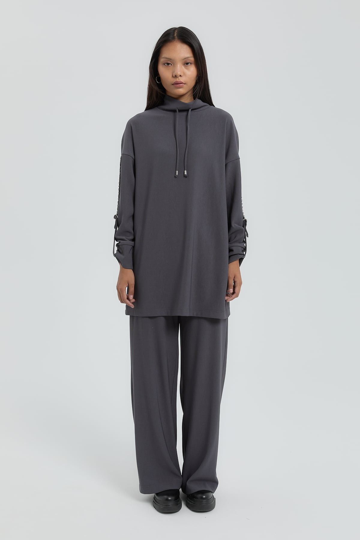 NİHAN Takım Nihan Kolları Taşlı Örme Pantolon Tunik Takım  Füme_modest