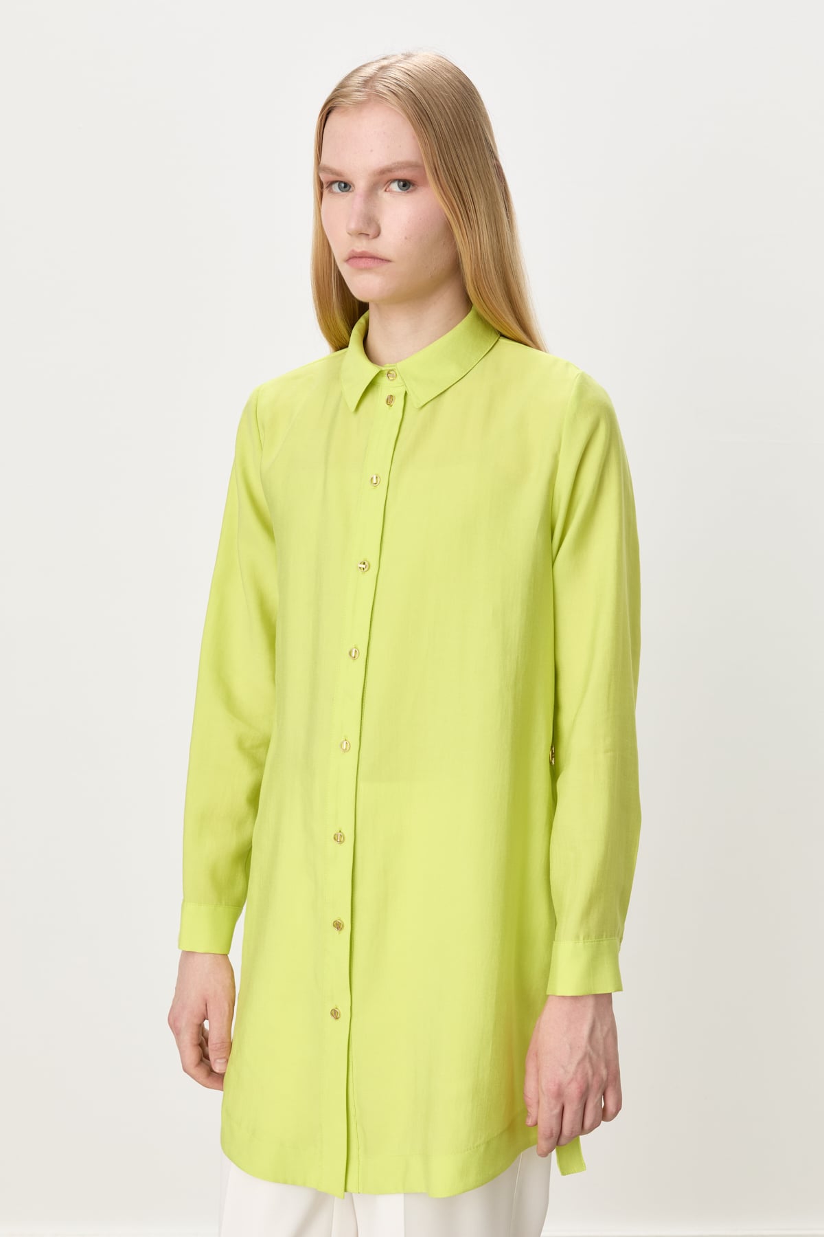 NİHAN Tunik Nihan Metal Aksesuar Detaylı Tencel Karışım Tunik  Fıstık Yeşili_modest