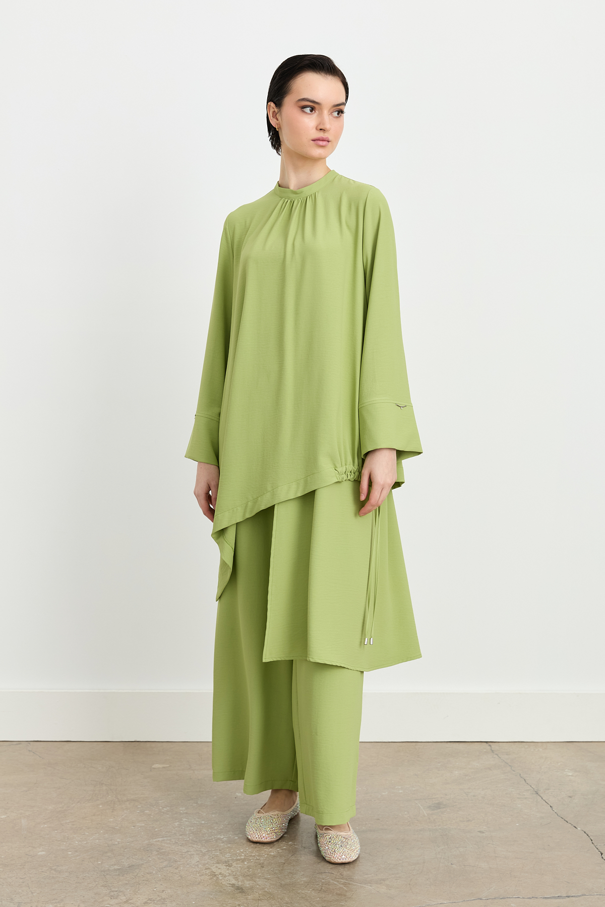 NİHAN Takım Nihan Parçalı Şerit Detaylı Pantolon Tunik Takım  Elma Yeşili_modest