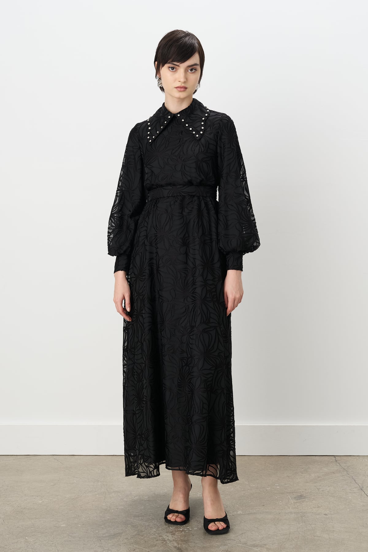 NİHAN Elbise Nihan Yaka Detaylı Brode Elbise  Siyah_modest