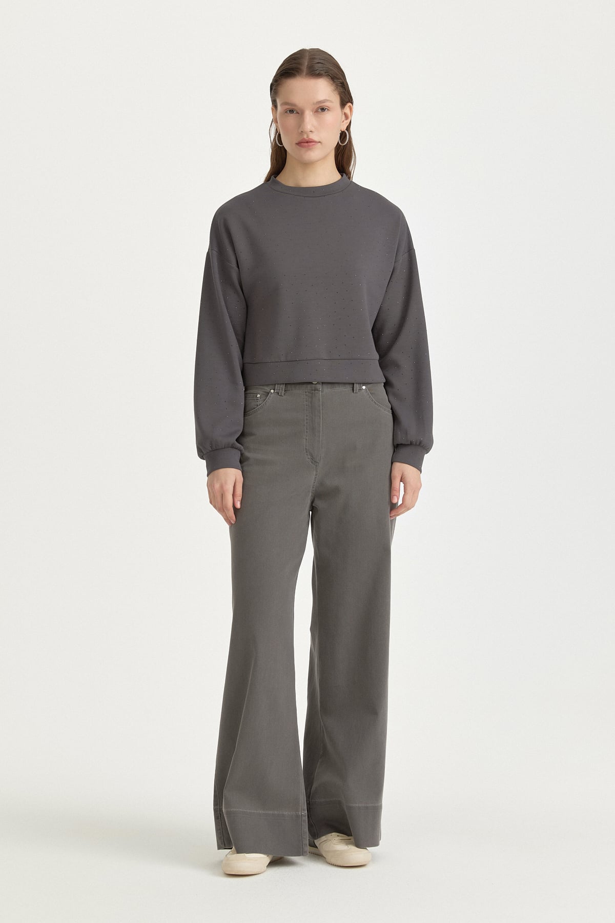 Parlak Taşlı Örme Crop Bluz  Füme