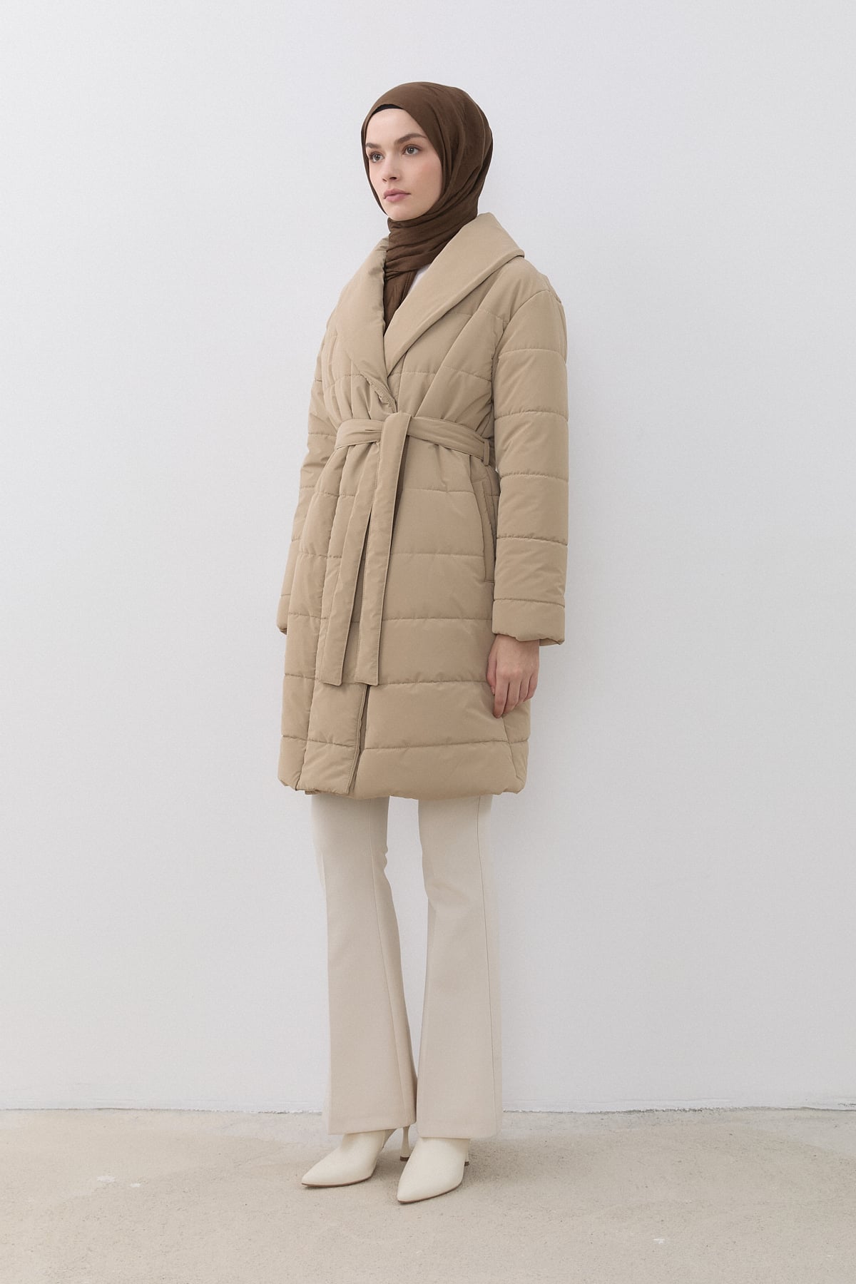 Şal Yakalı Kapitone Kaban  Bej