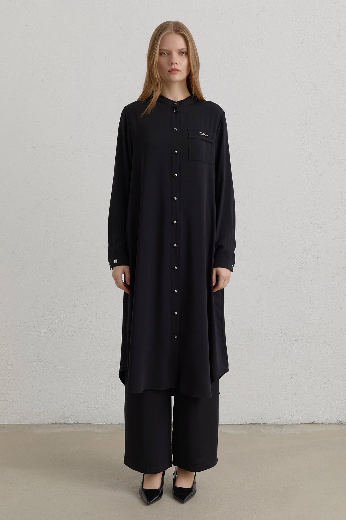 Büyük Beden Hakim Yaka Basic Tunik  Siyah