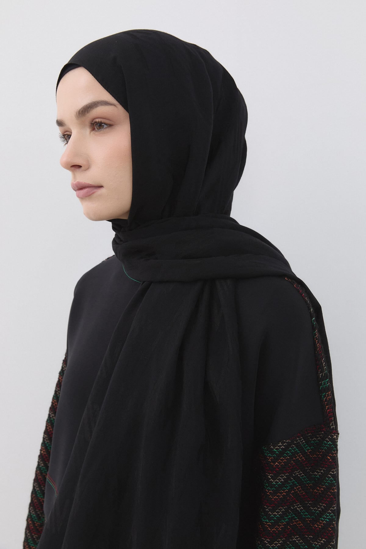 Nihan Logo Desen Naia Pamuk Şal  Siyah