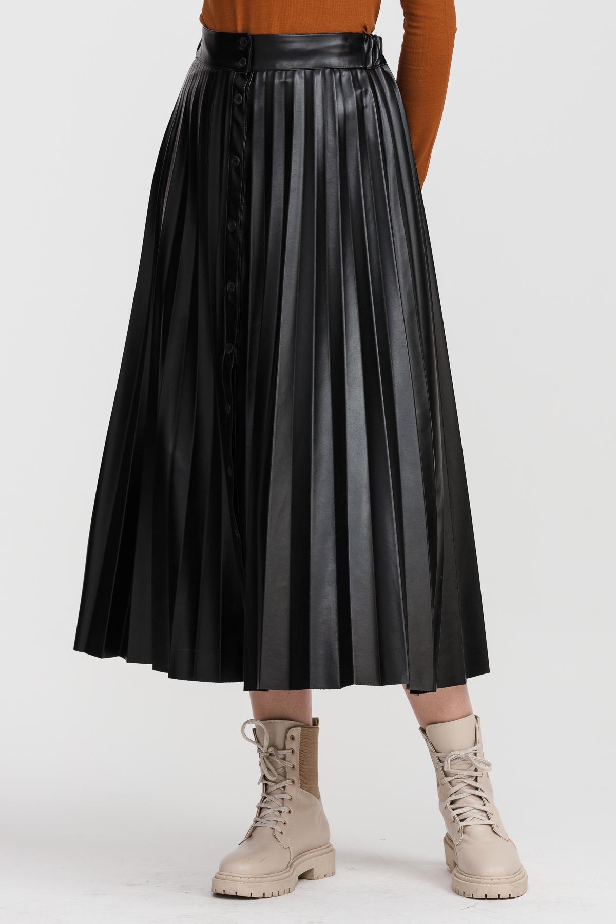 Leather-effect pleated skirt