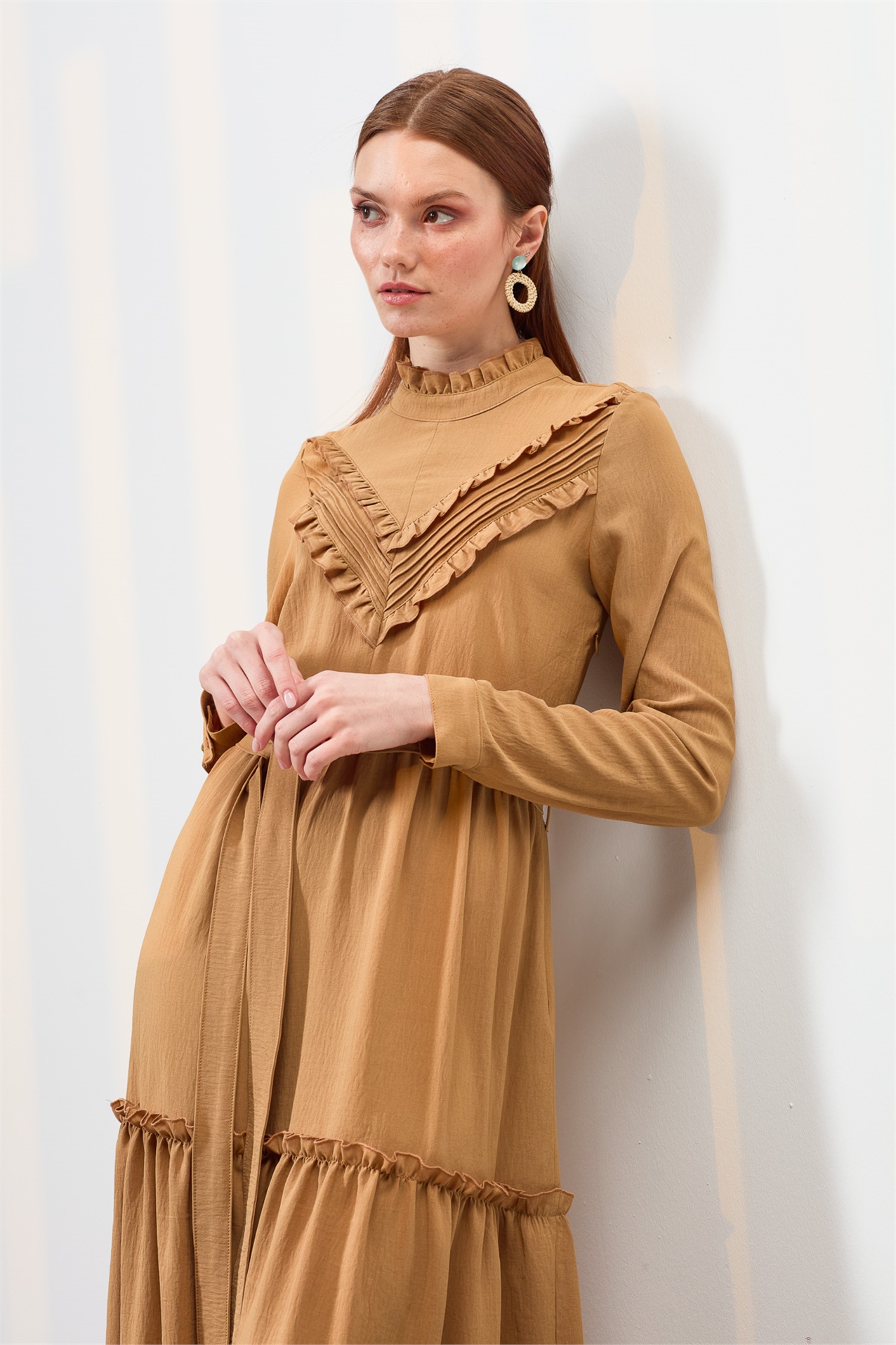 NİHAN Elbise Nihan Fırfır Detaylı Kuşaklı Elbise  Camel_modest