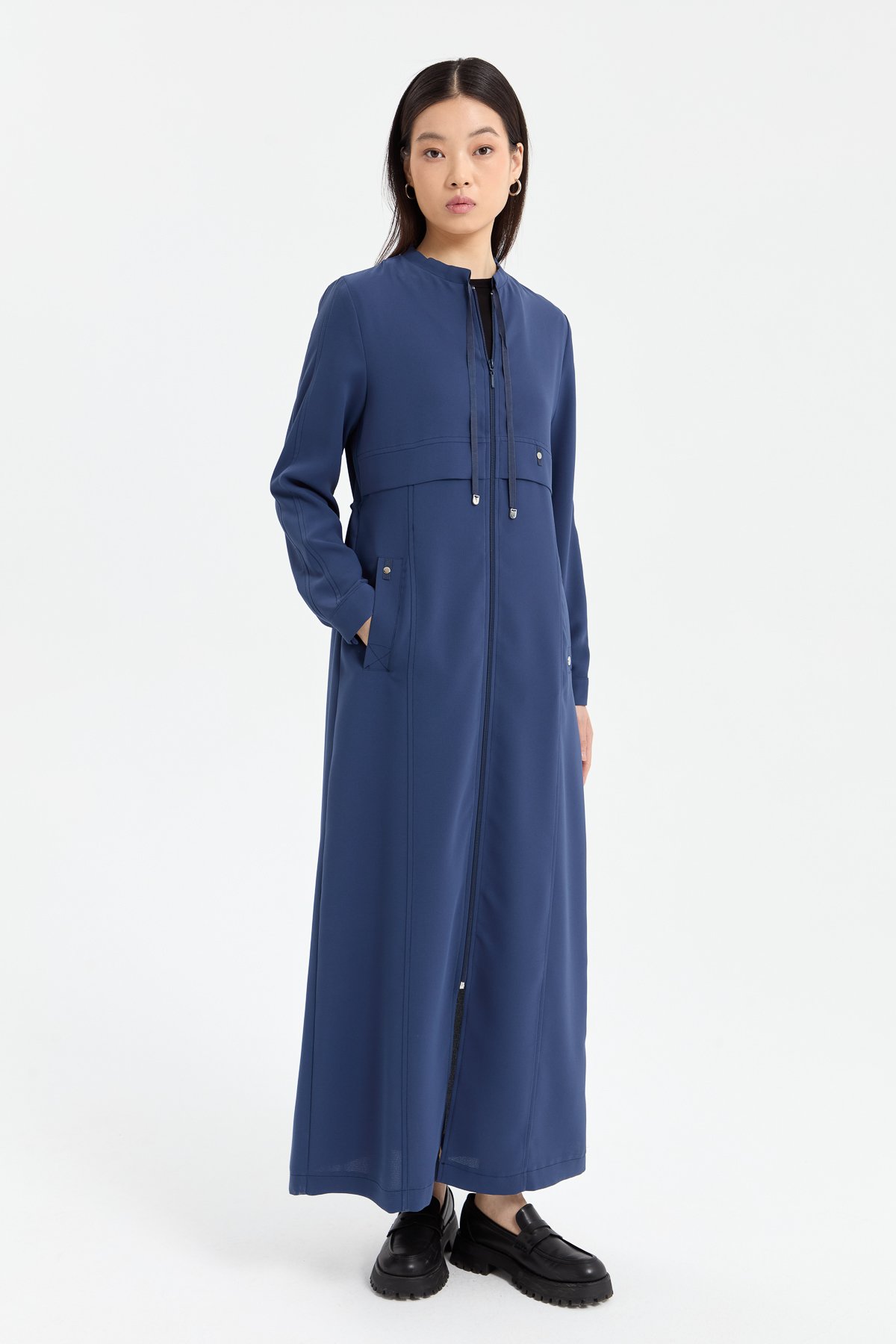 Nihan Grogren Detaylı Hakim Yaka Ferace Lacivert