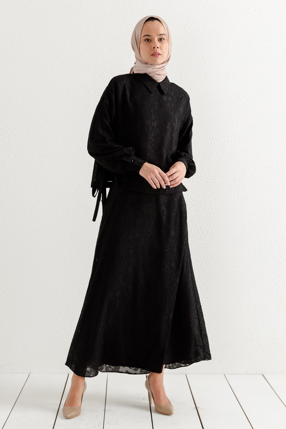 Nihan Yandan Yırtmaçlı Bağlamalı Etek Bluz Takım Siyah