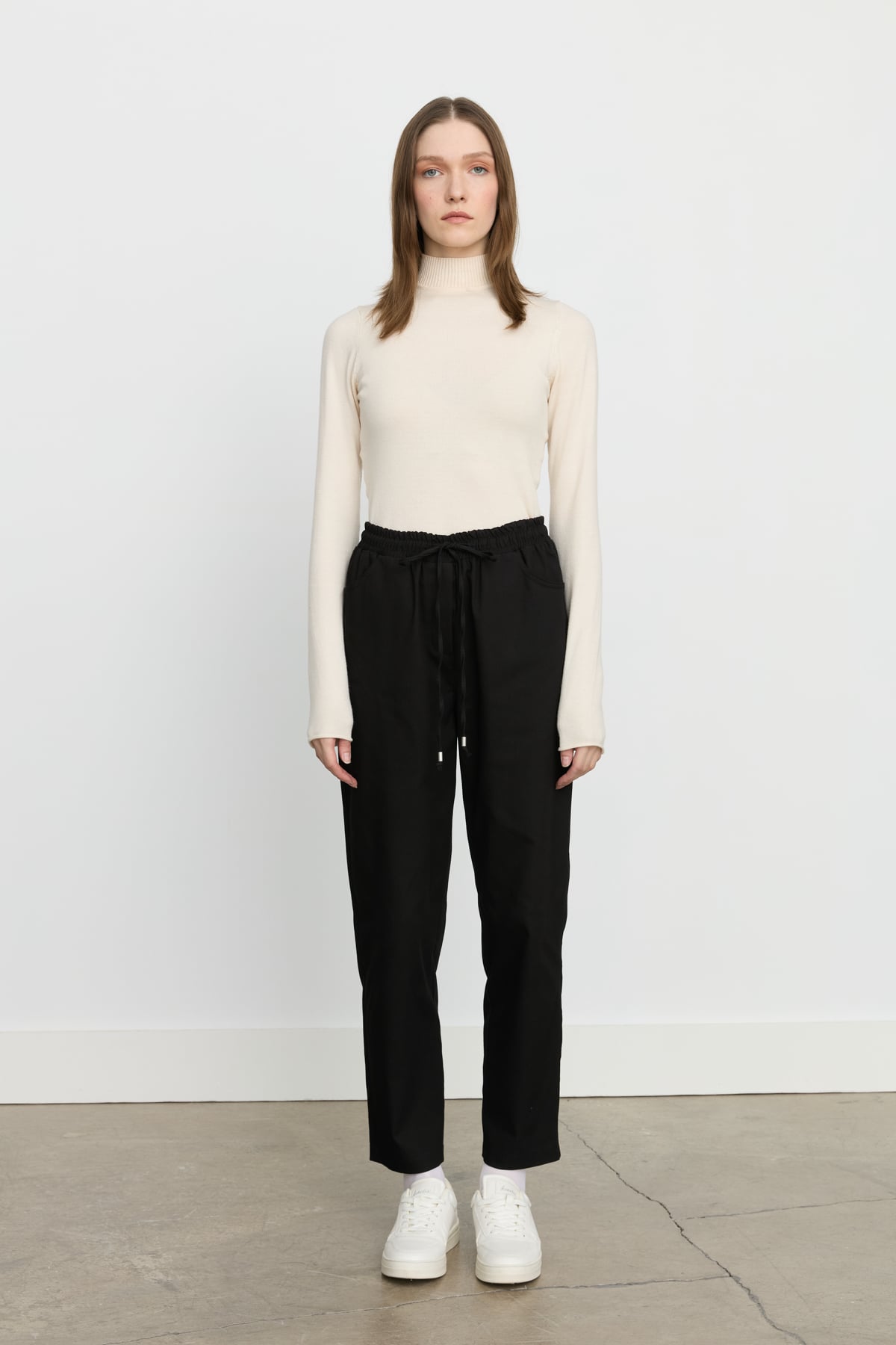NİHAN Pants Nihan Beli Lastikli Kanvas Havuç Pantolon  Siyah_modest