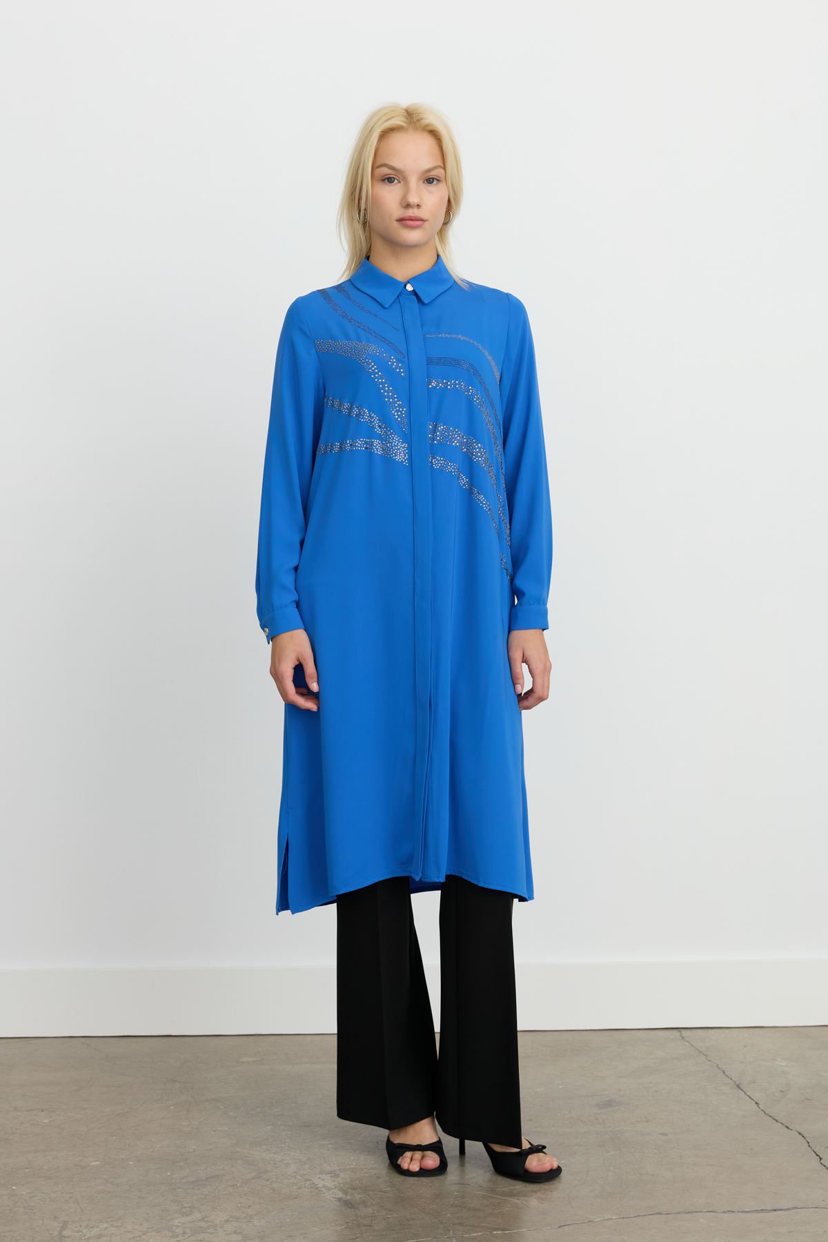 NİHAN Tunik Nihan Önü Taşlı Düz Kesim Uzun Tunik  Saks_modest