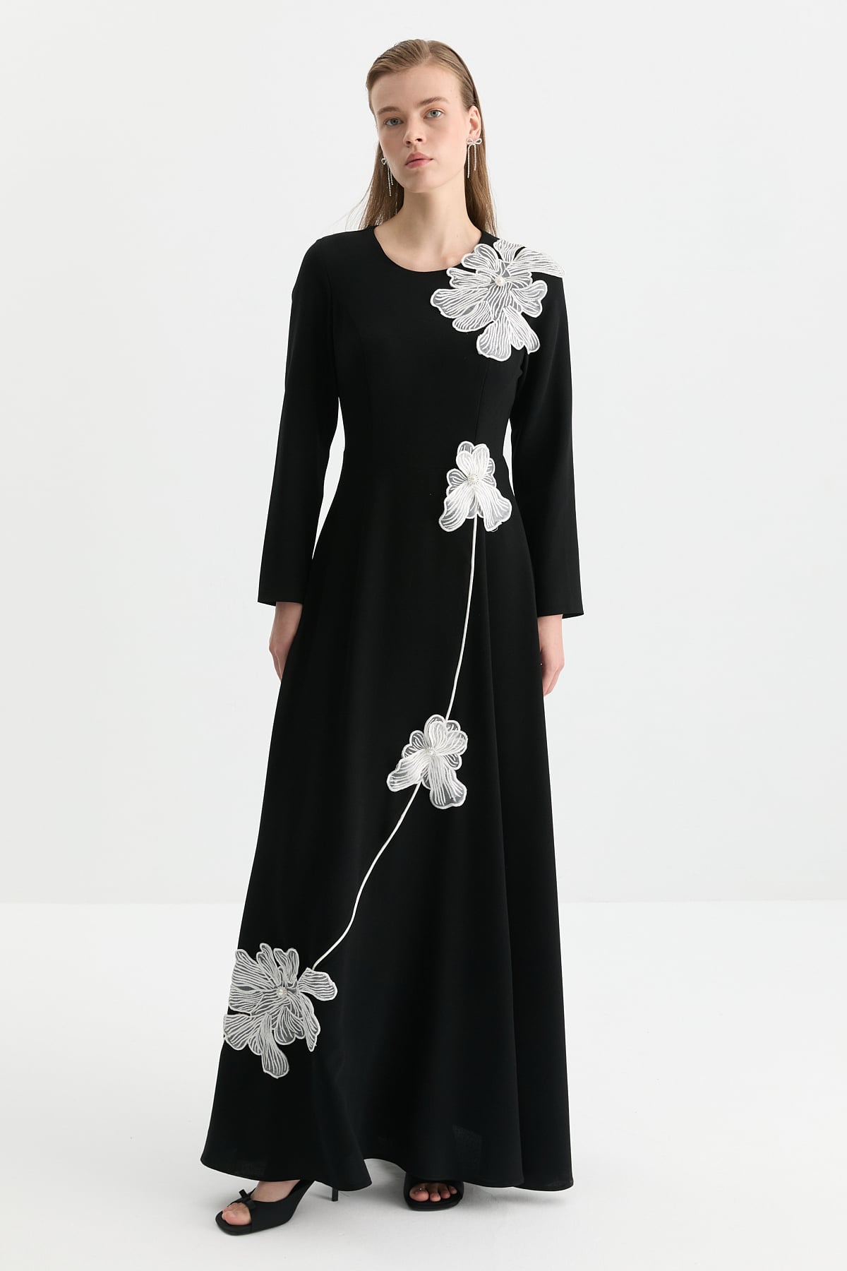 NİHAN Dress Nihan Taş ve Çiçek Detaylı Elbise  Siyah_modest