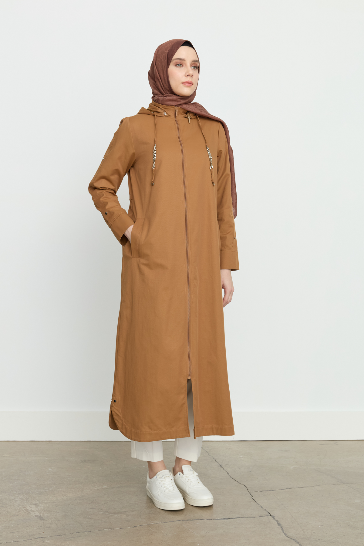 NİHAN Pardesü Nihan Zincir Detaylı Seyyar Kapşonlu Pardesü  Camel_modest