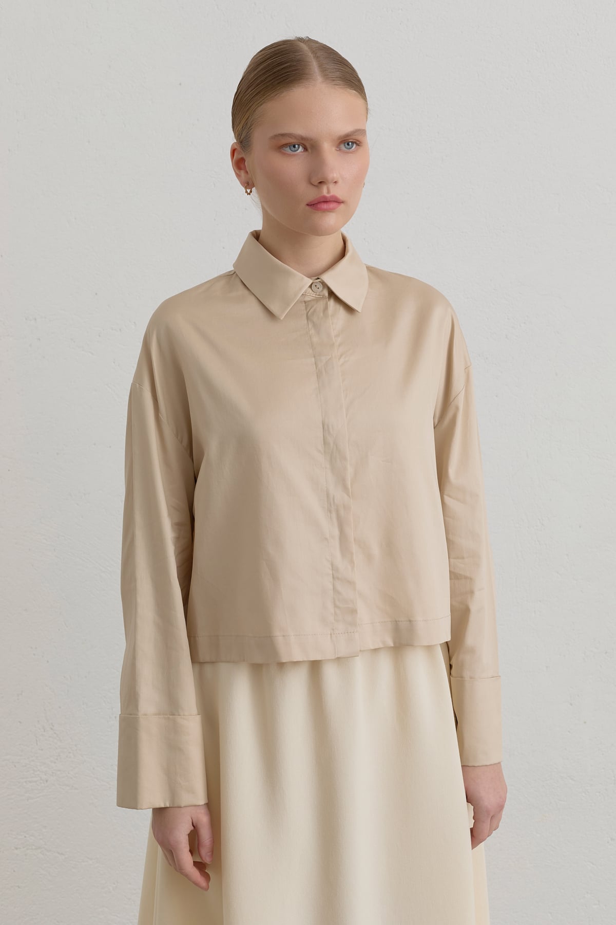 Pamuk Crop Basic Gömlek  Bej