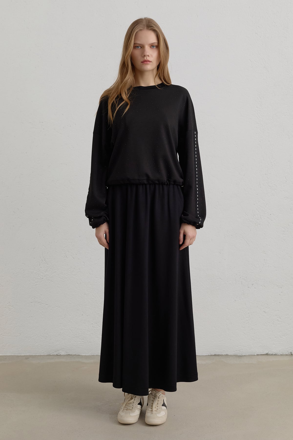 Parlak Taşlı Kolları Şeritli Örme Etek Bluz Takım  Siyah