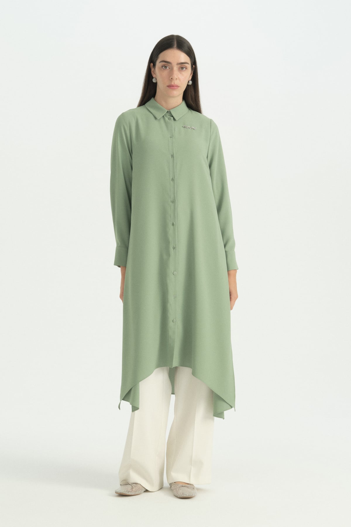 Yanları Uzun Broşlu Tunik  Çağla