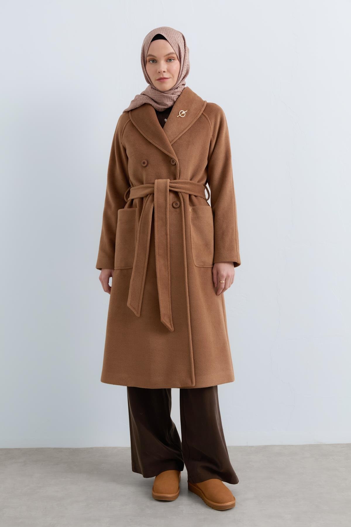 アウター CARAMEL CHEE COAT Nihan Kuşaklı Kruvaze Kaban Camel