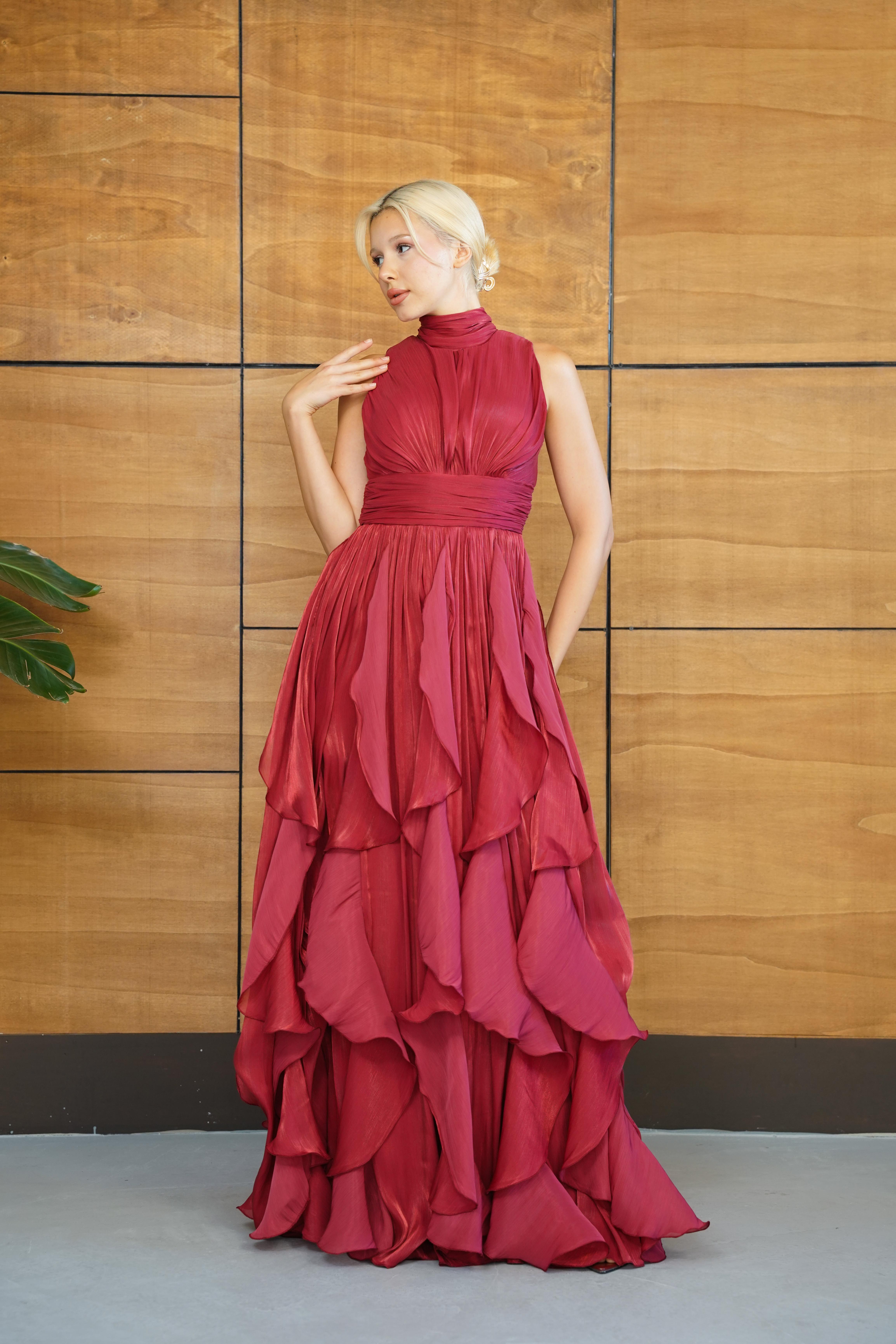 Halter Yaka Eteği Fırfırlı Bordo Abiye