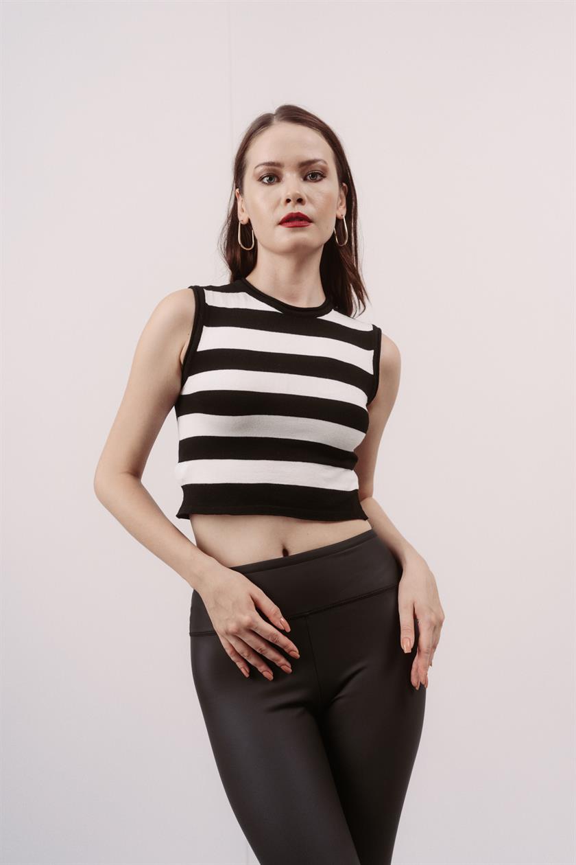 Siyah Çizgili Crop Bluz