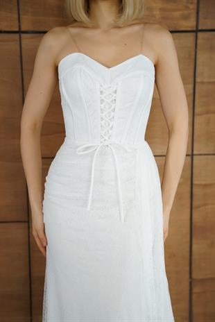 Straplez Önü Bağcıklı Dantelli Beyaz Abiye