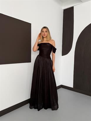 Düşük Kol Drapeli Kahverengi Abiye