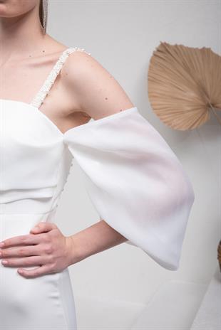 Beyaz İnci İşlemeli Askılı Yırtmaçlı Abiye Elbise