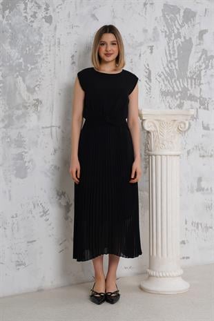 Eteği Pliseli Siyah Elbise