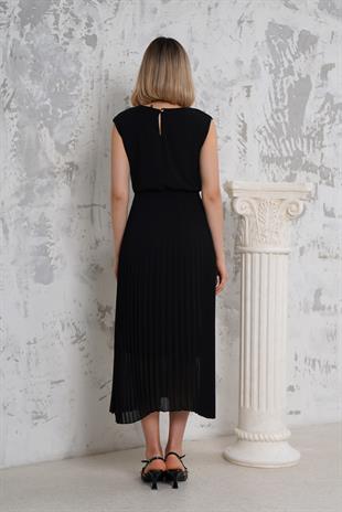 Eteği Pliseli Siyah Elbise