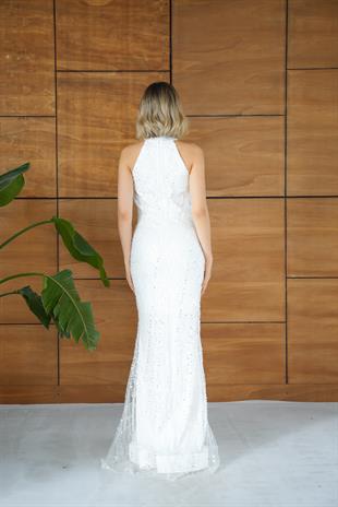 Halter Yaka Boncuk İşlemeli Uzun Beyaz Abiye Elbise