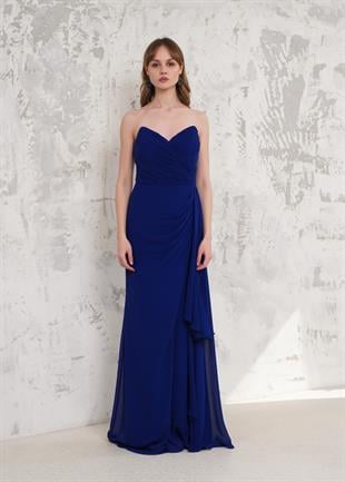 Önü Yırtmaçlı Straplez Saks Abiye Elbise