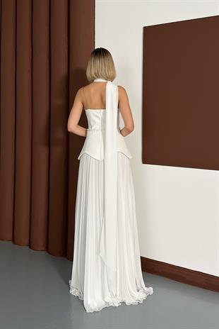 Straplez Boncuk İşlemeli Eteği Piliseli Beyaz Abiye Elbise