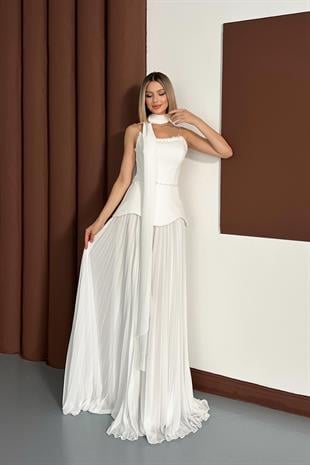 Straplez Boncuk İşlemeli Eteği Piliseli Beyaz Abiye Elbise