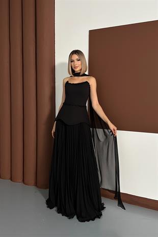 Straplez Boncuk İşlemeli Eteği Piliseli Siyah Abiye Elbise