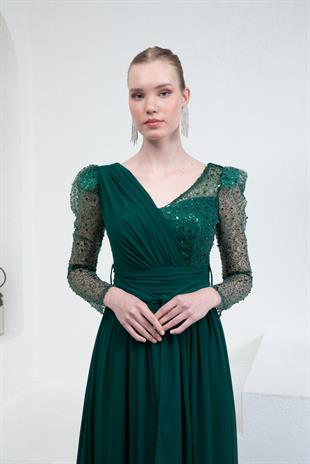 Yeşil Kolu Pullu Yırtmaçlı Abiye Elbise