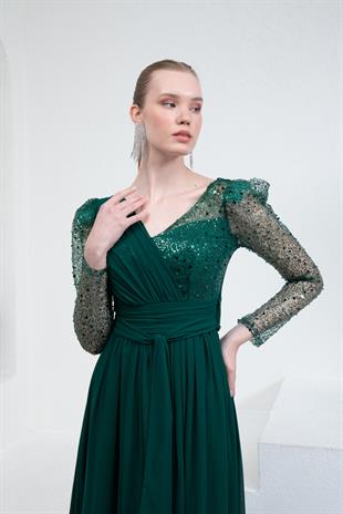 Yeşil Kolu Pullu Yırtmaçlı Abiye Elbise