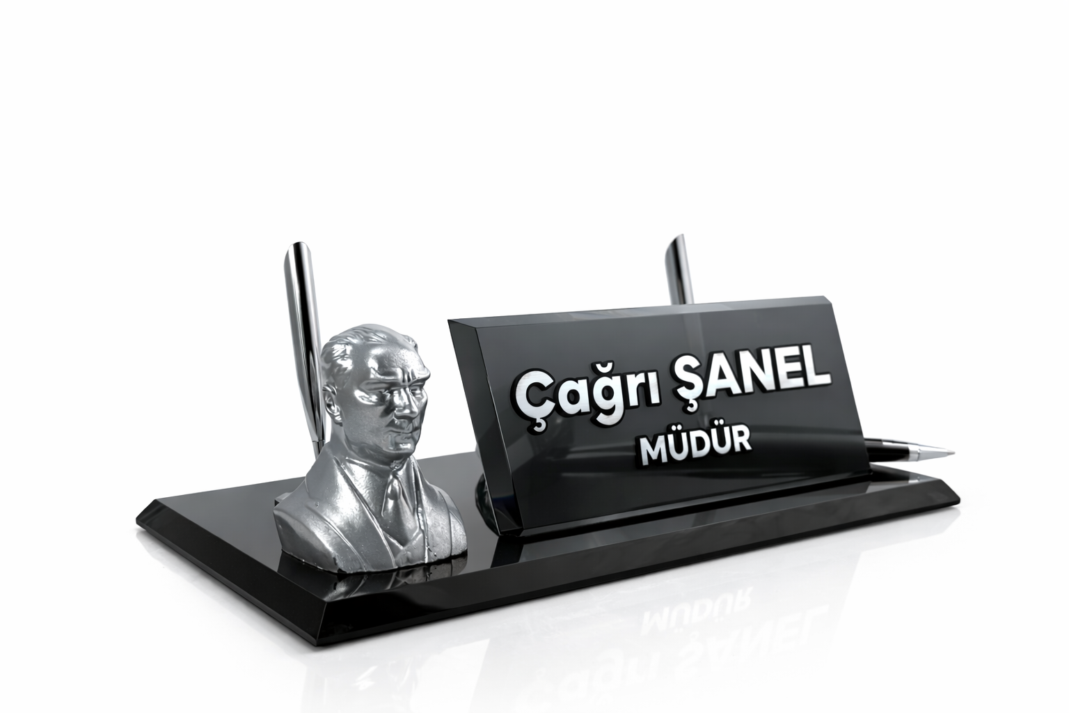 Atatürk Biblolu Masa İsimliği, Atatürk Büst