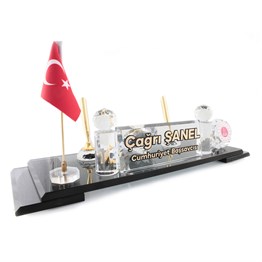 Türk Bayraklı Logolu Masa İsimliği, GrandPro Serisi masa üstü isimlik, kabartma yazılı