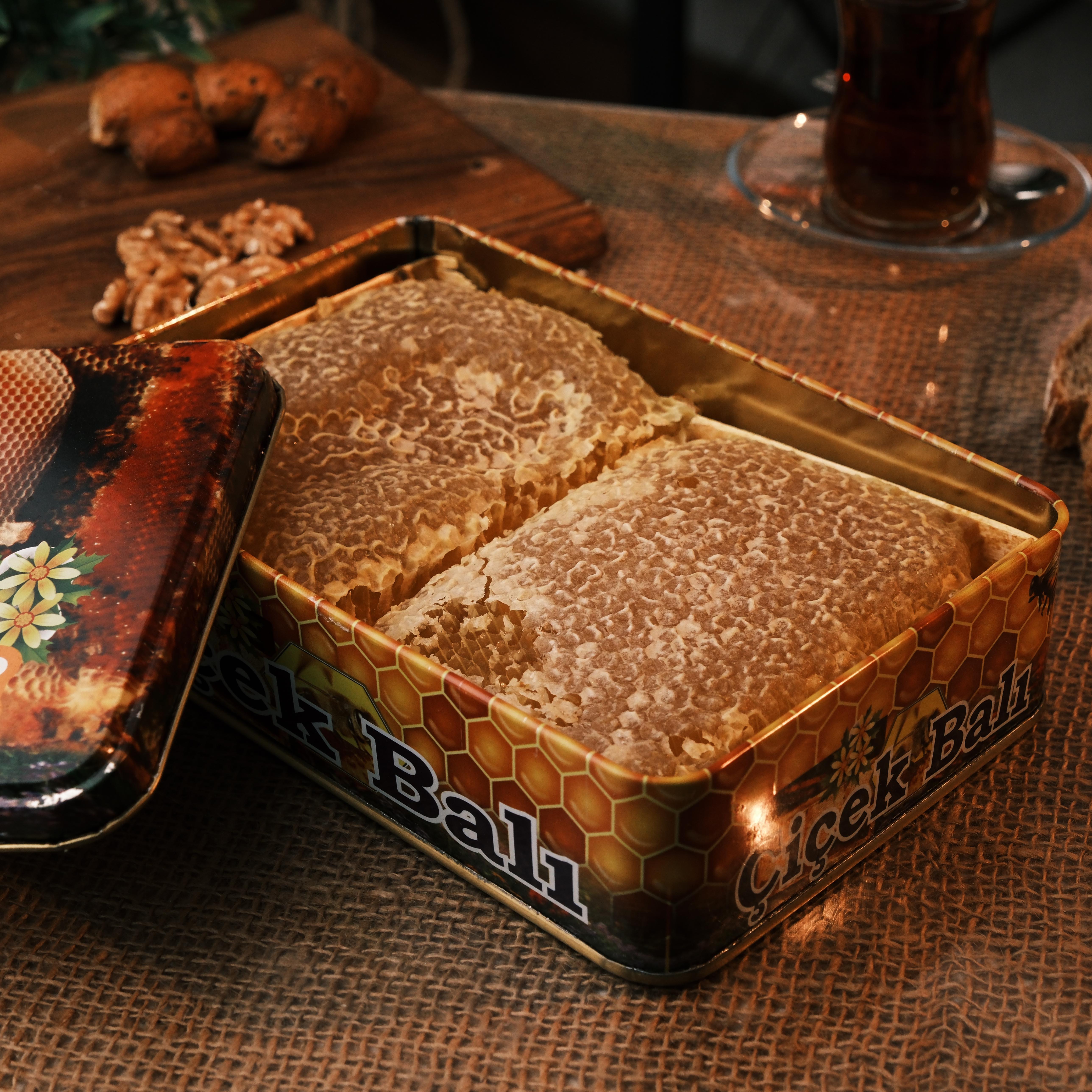 Kars Doğal Petekli Bal 750 Gr
