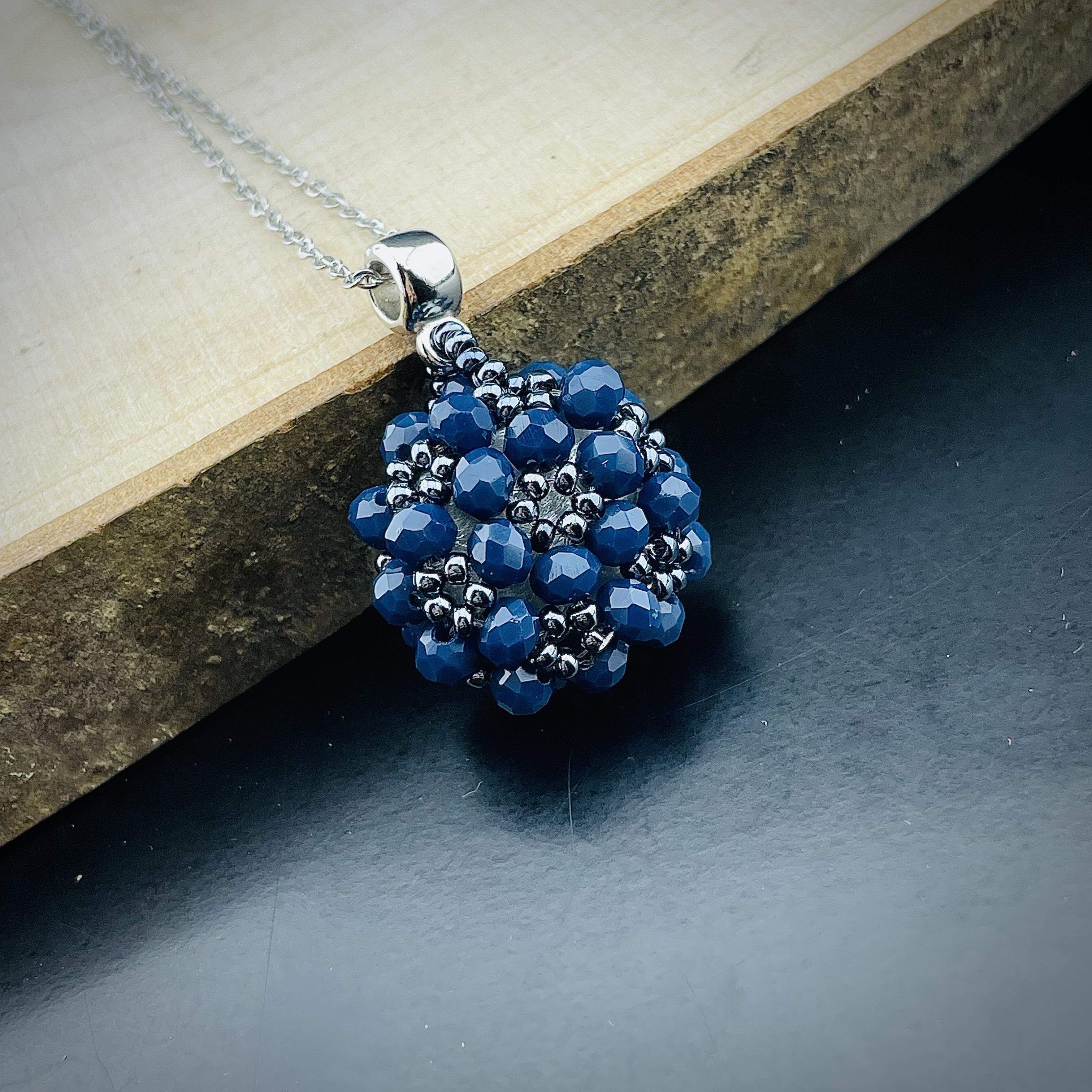 Taşlı Tasarım Cevşen Kolye