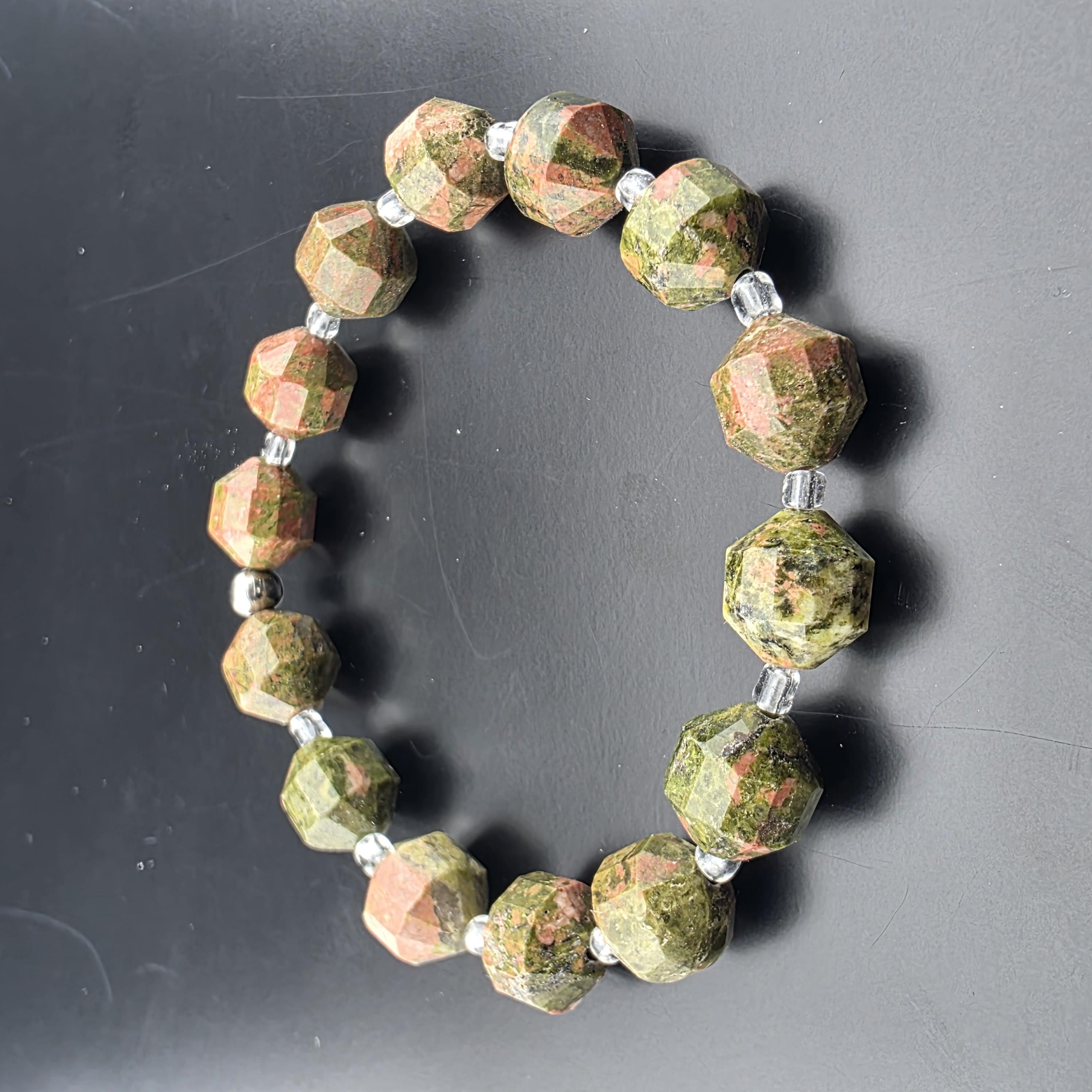 Hegzagonal Kesim Unakit Bileklik