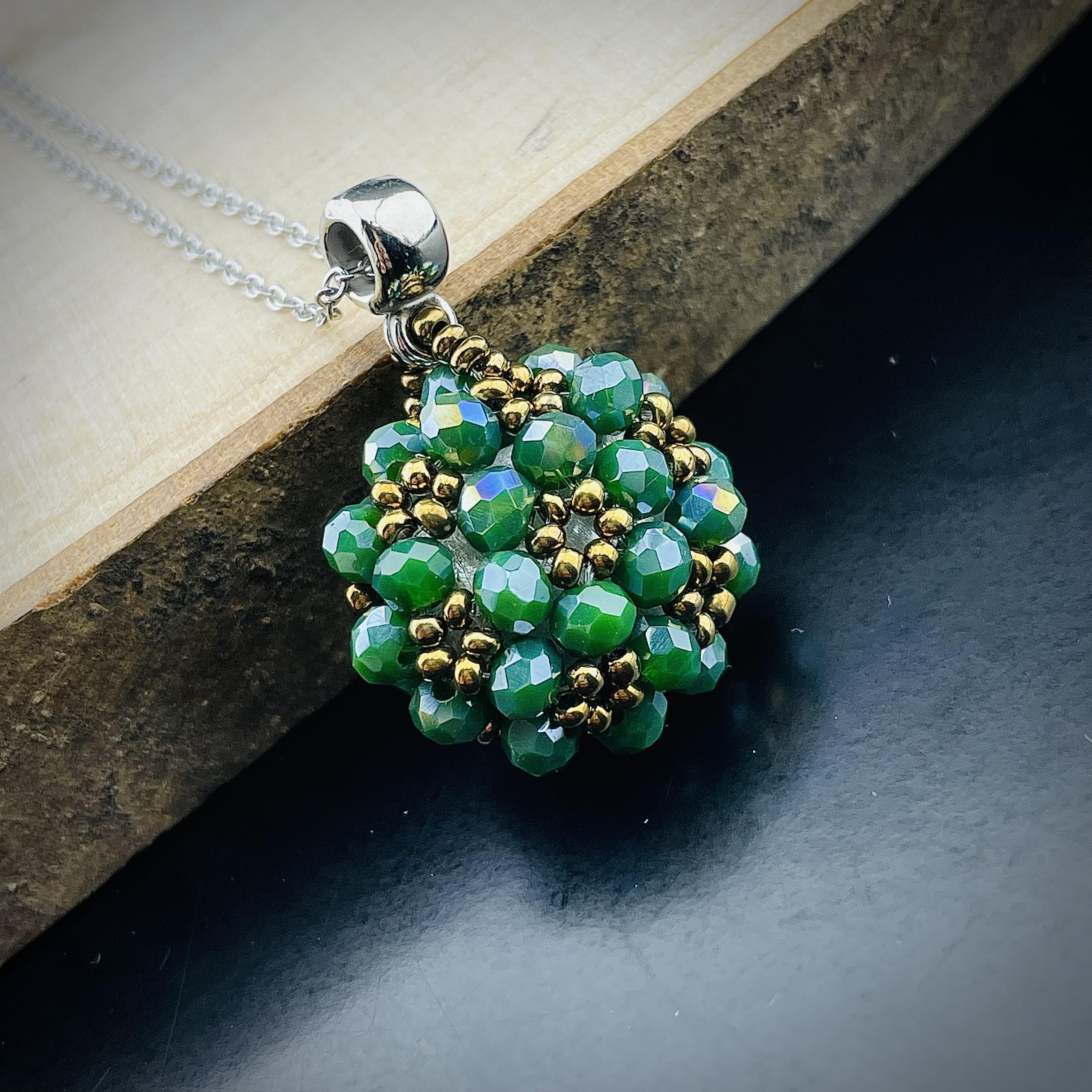 Taşlı Tasarım Cevşen Kolye