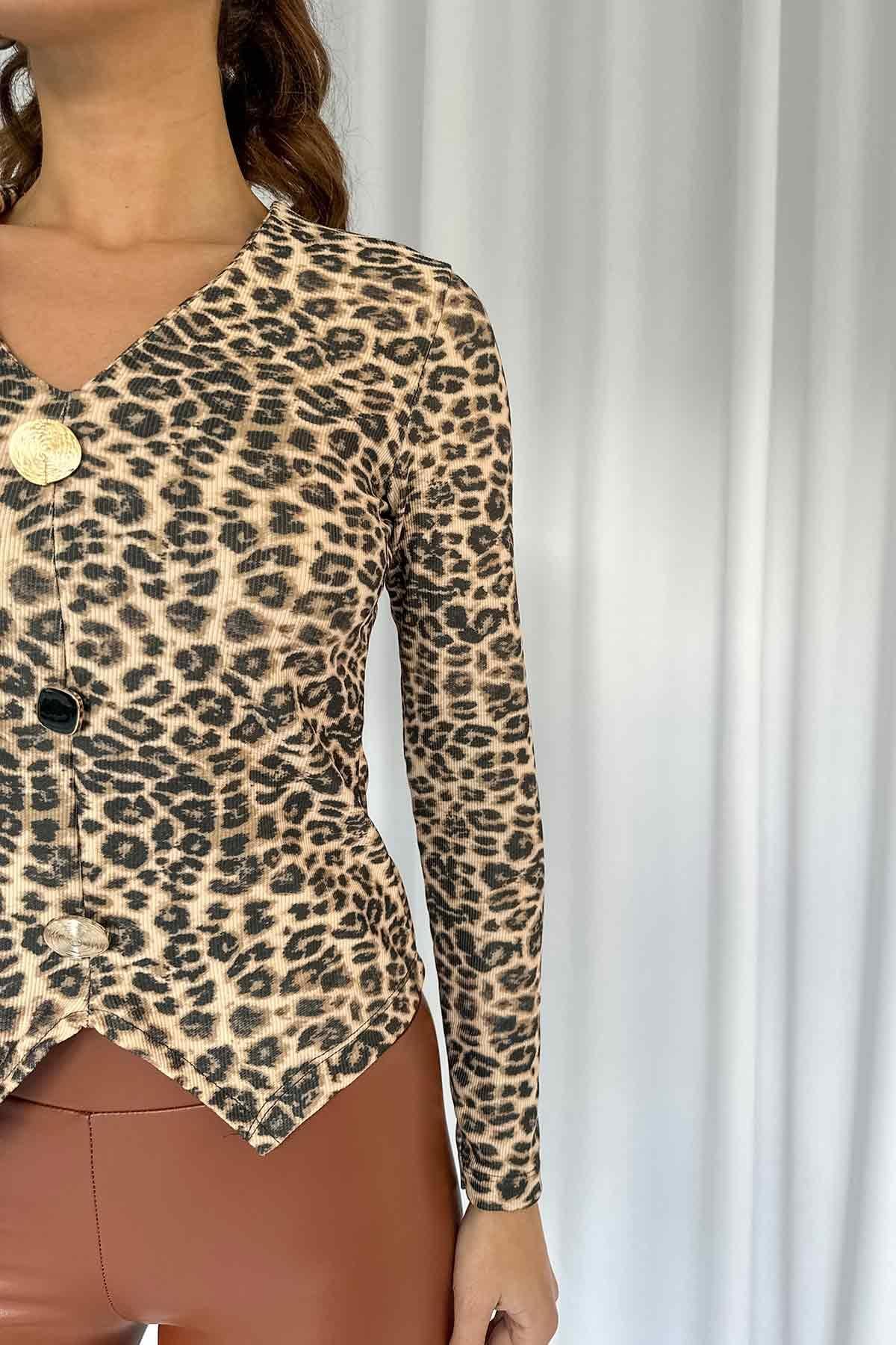 Gold Düğme Detay Leopar V Yaka Bluz - Bej