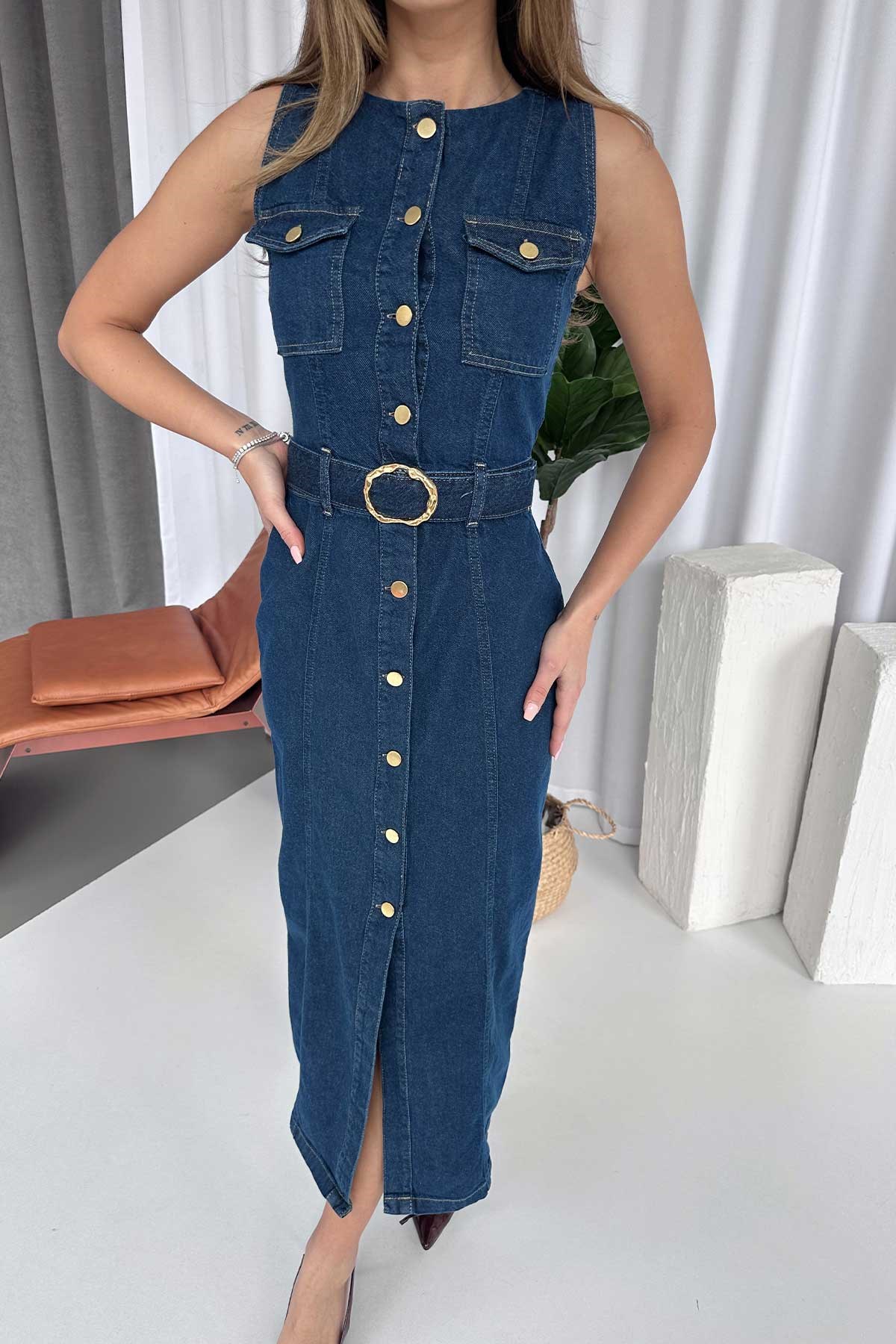 Kolsuz Denim Yırtmaç Detaylı Gold Kemerli Kadın Elbise