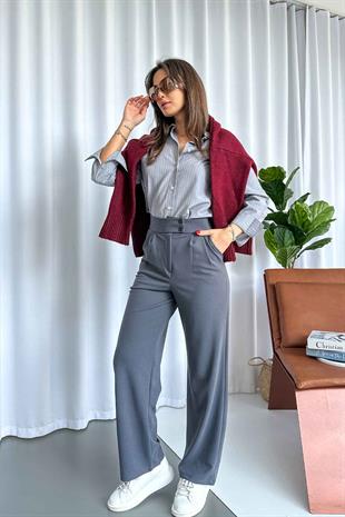 Gri Çizgili Broş Kadın Gömlek