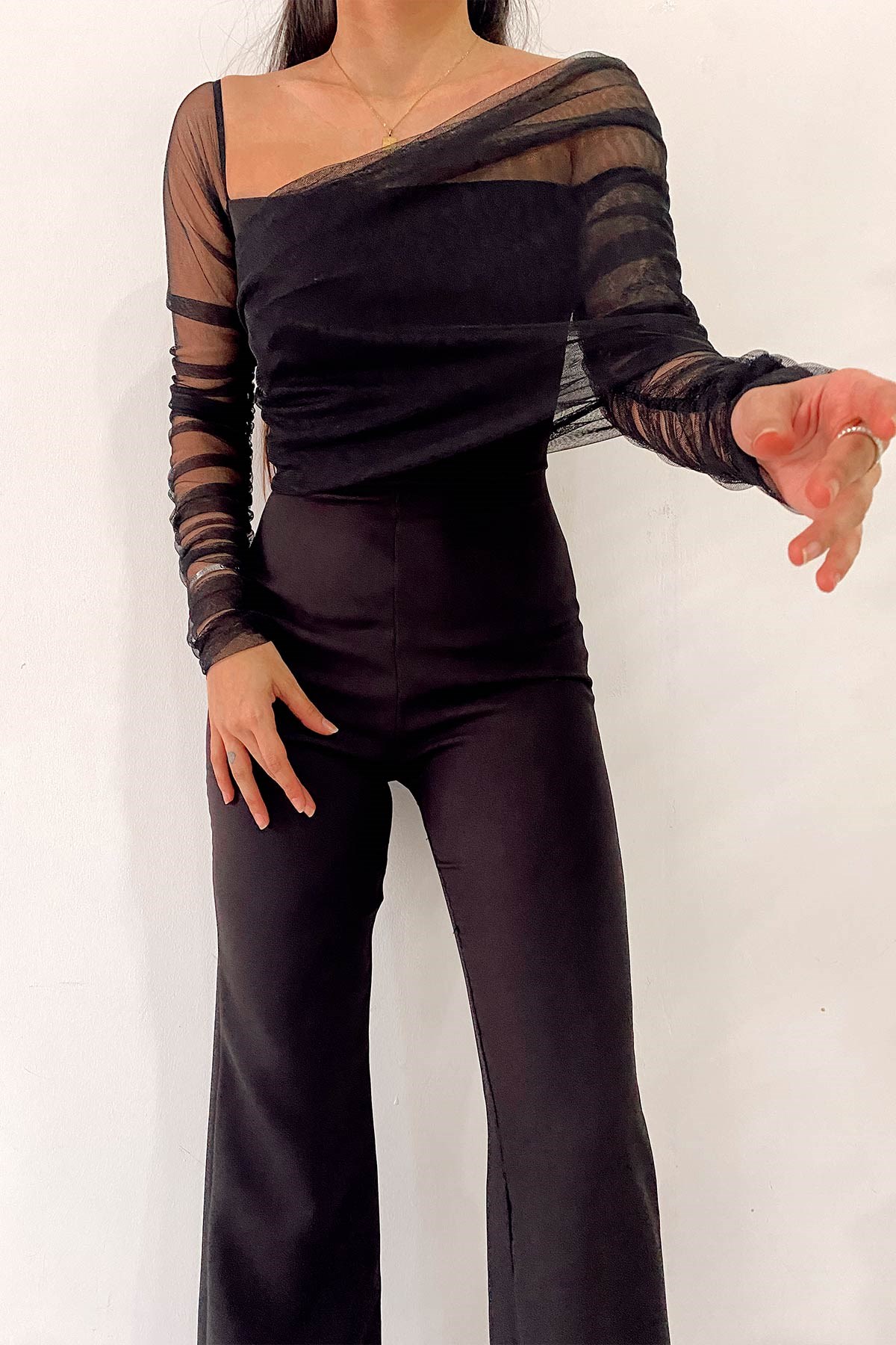 Kolları Tül Detaylı Kadın Tulum - Siyah | Trend&Şık Tasarımlar |  minetanbutik.com.tr