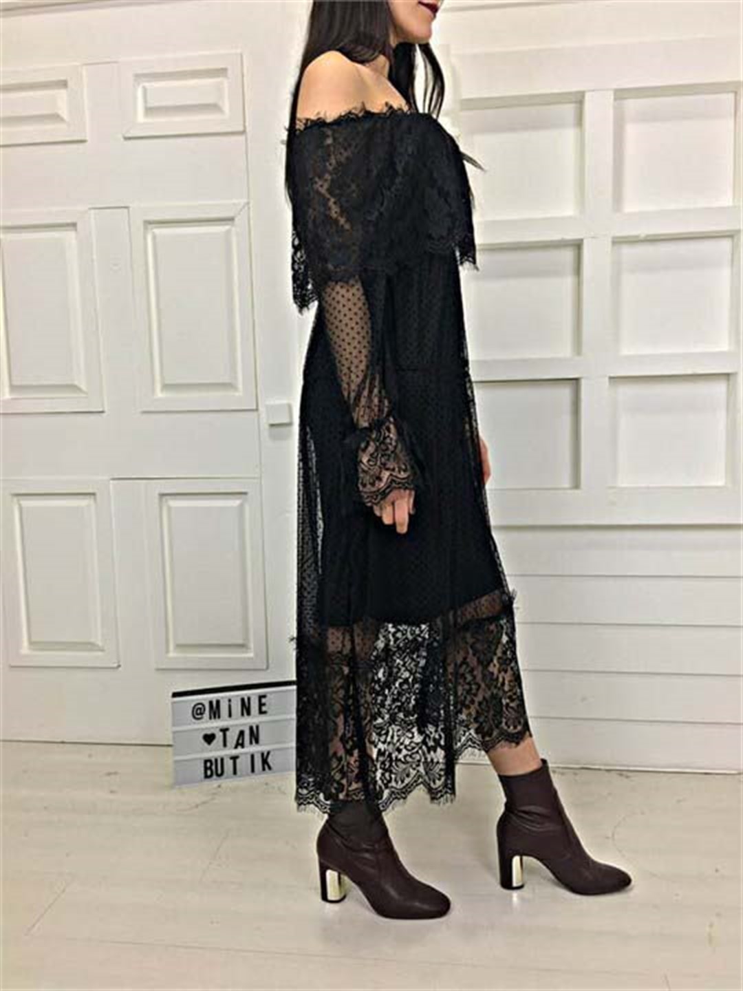 Madonna Yaka Dantel Elbise - Siyah | Trend&Şık Tasarımlar |  minetanbutik.com.tr