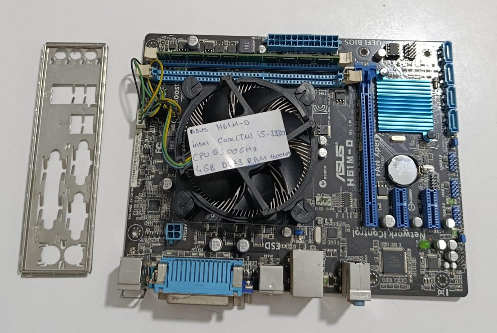 YENİLENMİŞ ASUS H61M-D ANAKART, İNTEL CORE İ5-3330 CPU @3.00GHZ 4GB DDR3 1600MHZ RAMASUSYENİLENMİŞ ASUS H61M-D ANAKART, İNTEL CORE İ5-3330 CPU @3.00GHZ 4GB DDR3 1600MHZ RAM